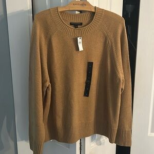 Brand new Bannana republic camel crew neck sweater